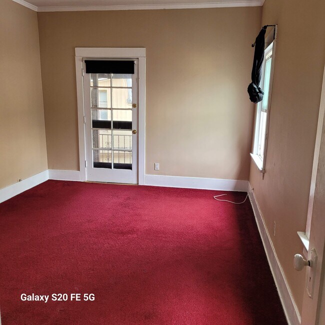 Building Photo - 1847 Wilcox Ave