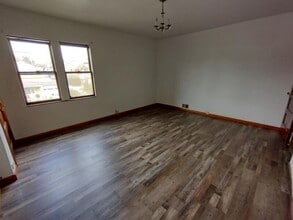 Building Photo - 1527 Plum St