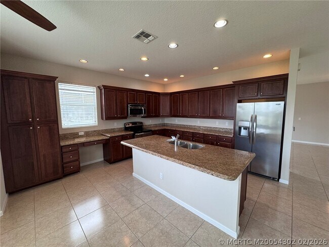 Building Photo - 11239 SW Barton Way