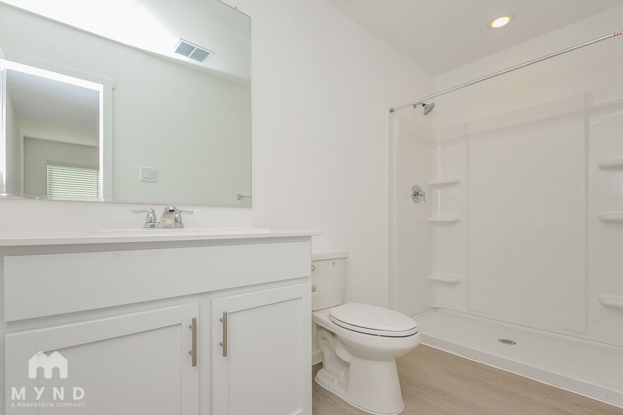 Building Photo - 2729 Mistwood Dr