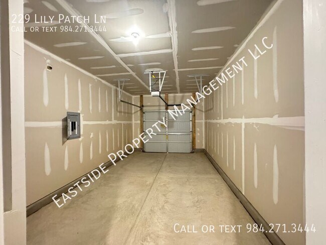 Building Photo - 229 Lily Patch Ln