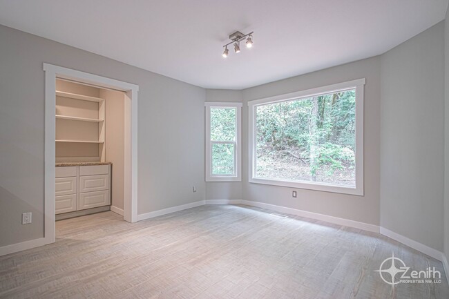 Building Photo - Beautifully Remodeled 5 Bedroom Camas Home...