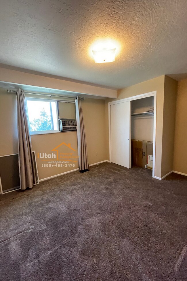 Building Photo - 485/483 E 2800 N