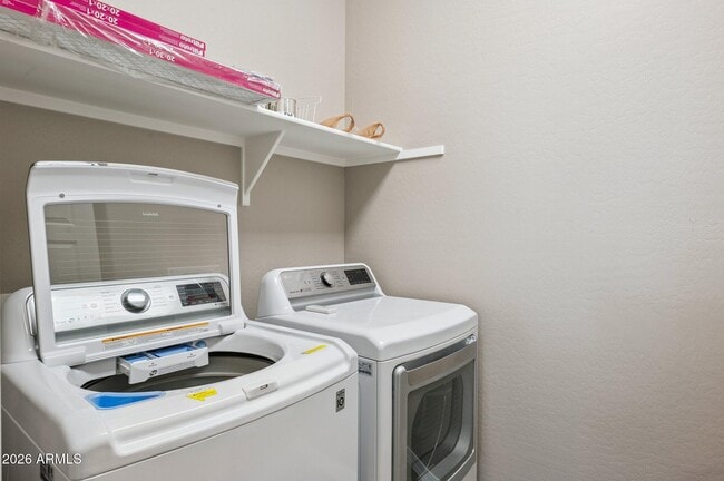 Building Photo - 1924 S 82nd Cir