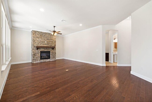 Building Photo - 15815 Axehandle Trl