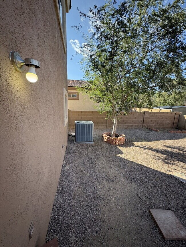 Building Photo - Rancho Sahuarita