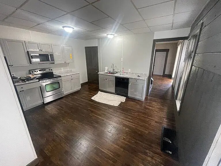 Building Photo - 2018 Howard Ave