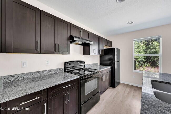 Building Photo - 2603 Lowell Ave