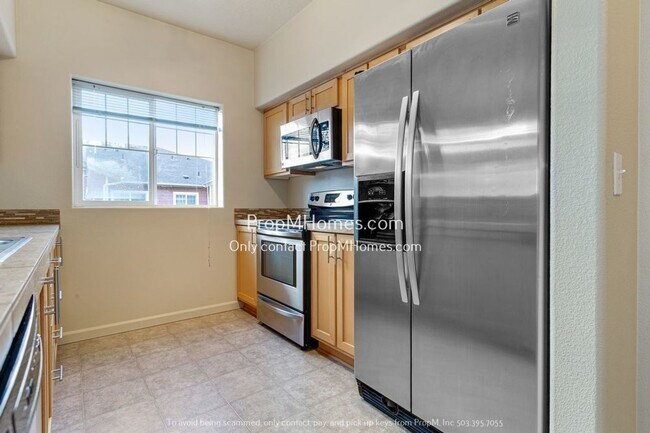 Building Photo - Beautiful Must See Two Bedroom Condo in Ce...