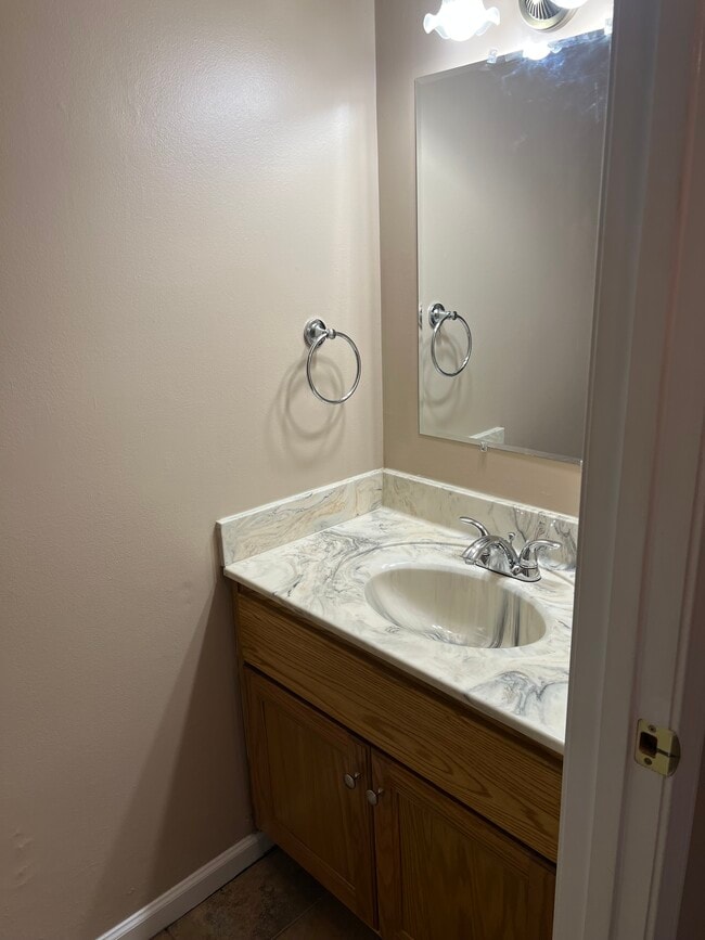 Building Photo - Walston Bridge Apartments