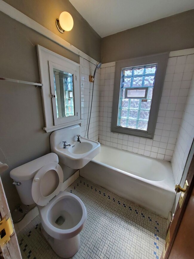 Building Photo - 2878-2880 N 57th St. (Duplex)