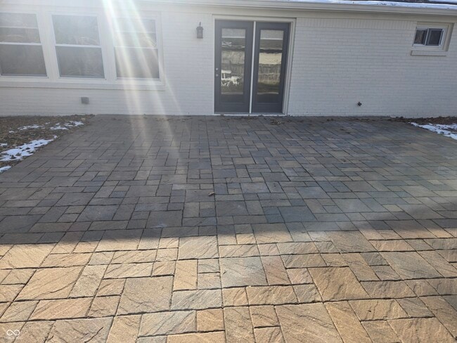 Building Photo - 10155 Orchard Park Dr W