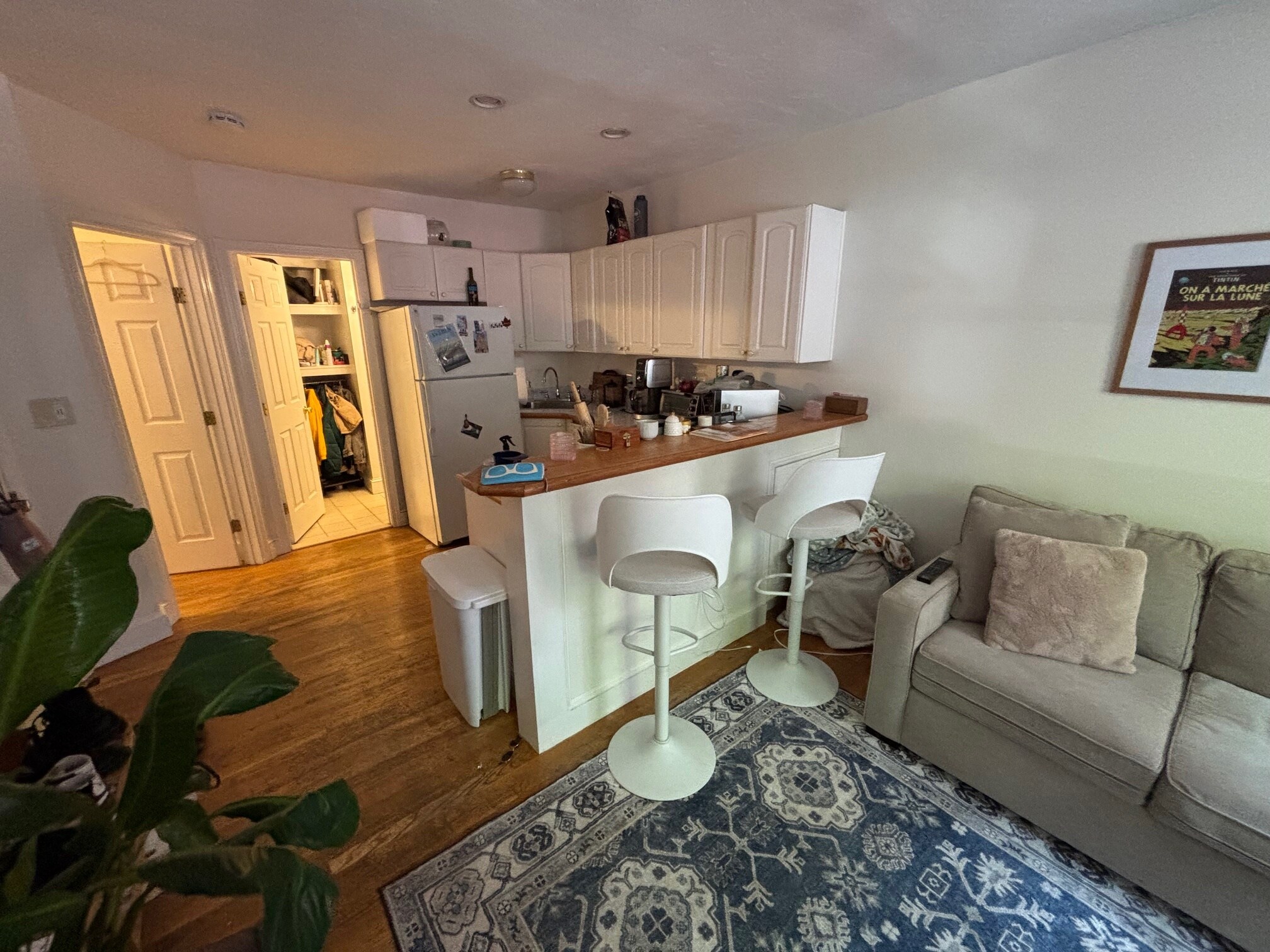 Building Photo - 16 Irving St