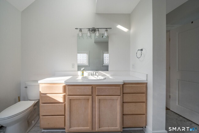 Building Photo - 90 Boston Post Rd