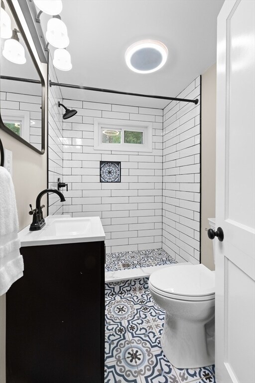 Building Photo - 123 Pond St