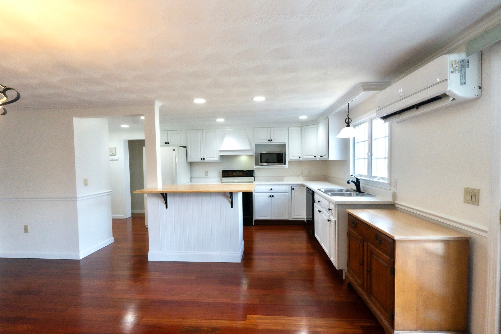 Building Photo - 178 Manning St