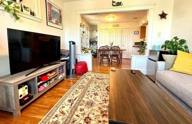 Building Photo - 220 Summer St