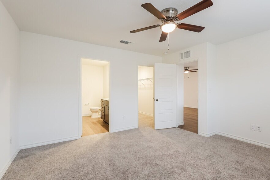 Building Photo - 10223 Monte Carmel Pl