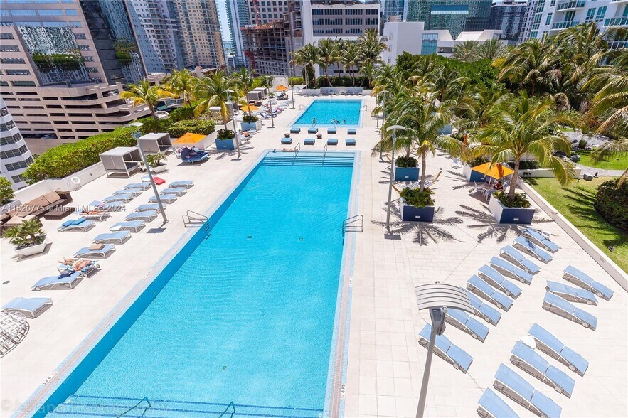 Amenities - 950 Brickell Bay Dr