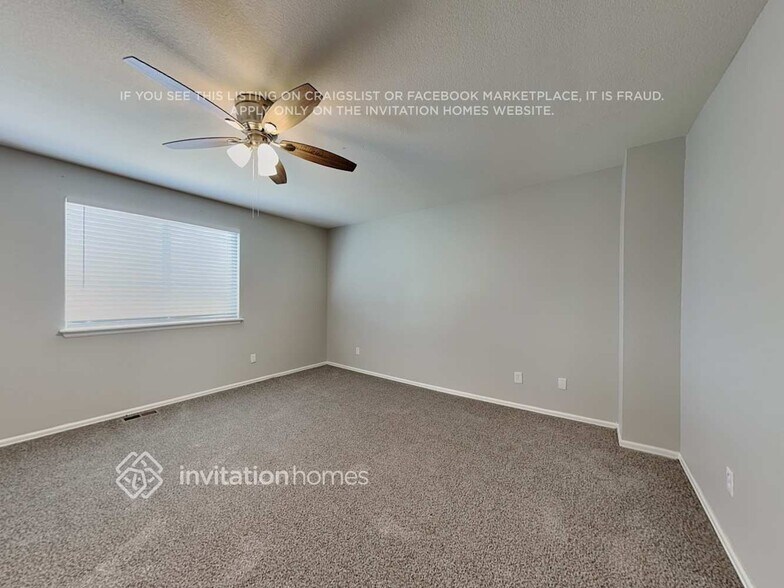 Building Photo - 8151 Meadowcrest Dr