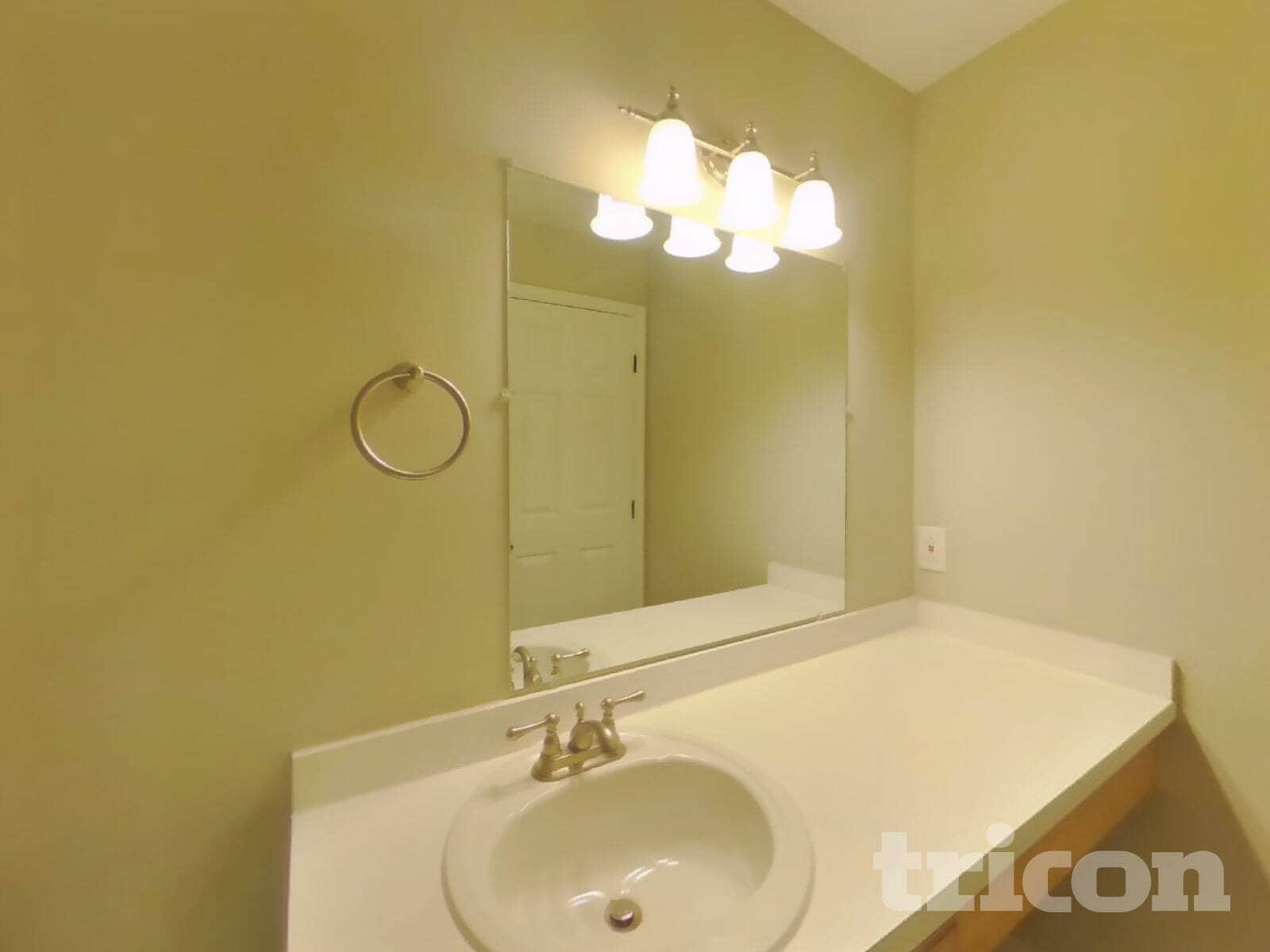 Building Photo - 2201 Grant Ct