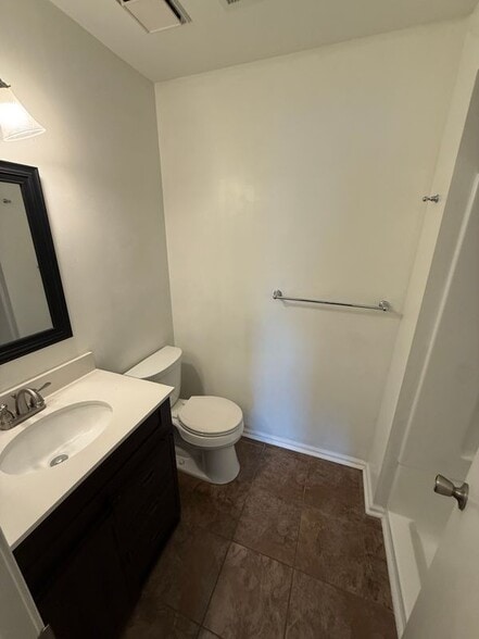 Building Photo - 339 Georgia Ct