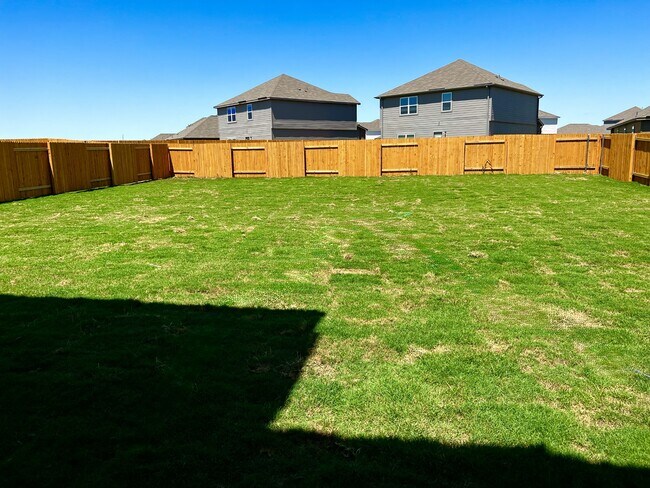 Building Photo - 16412 Farmhouse Ln