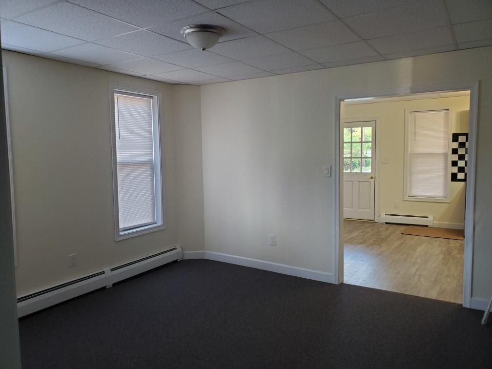 Building Photo - 21 Dubois St