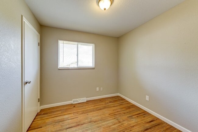 Building Photo - 3873-3883 West 89th Way