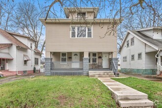 Building Photo - 2 Bedroom Townhouse Apartment