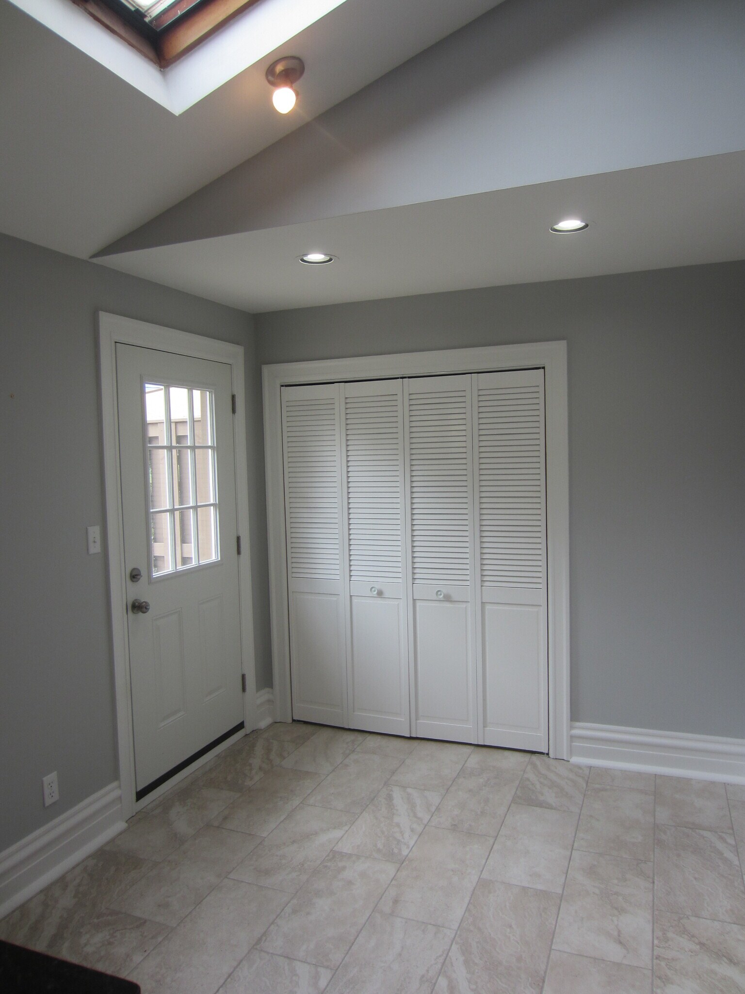 Building Photo - 203 S Braddock Ave