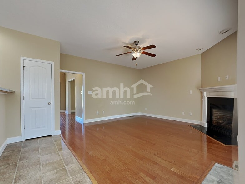Building Photo - 4721 Dawn Oaks Ln