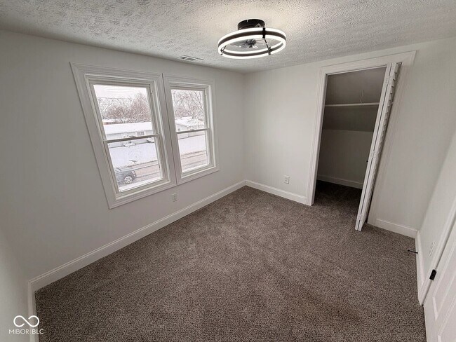 Building Photo - 4210 S Post Rd