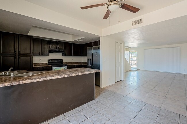 Building Photo - 5821 N 59th Dr