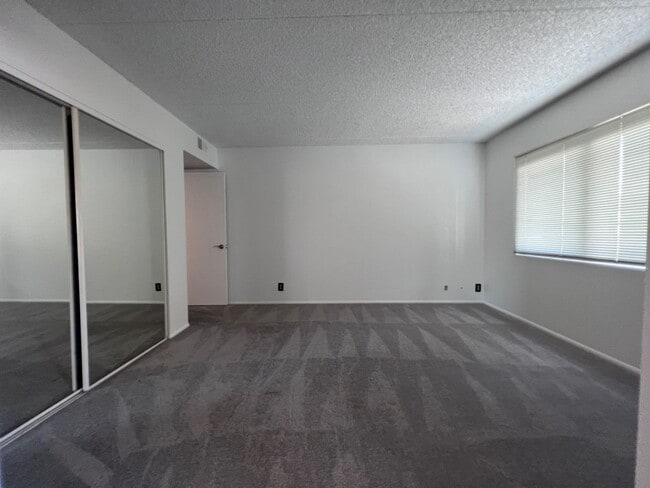 Building Photo - ***MOVE IN SPECIAL: SCOTTSDALE SHADOWS LUXURY CONDO WITH AC, WATER INCLUDED AND 9 HOLE GOLF
