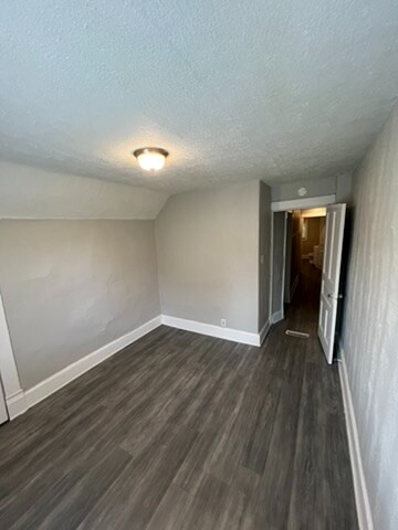 Building Photo - 1031 W 33rd St