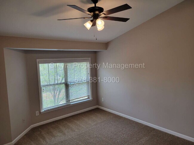 Building Photo - Beautiful Townhome steps away from the Beltline!