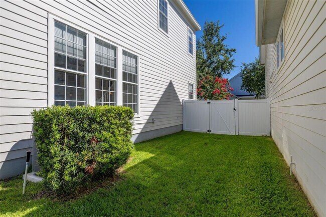 Building Photo - 212 Ficus St