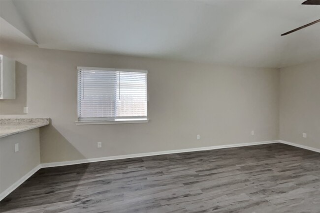 Building Photo - 18131 Gravenhurst Ln