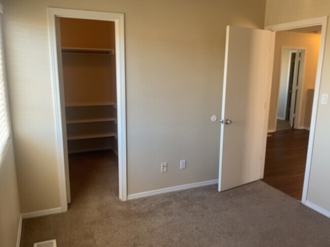 Building Photo - 1804 Sierra Norte Loop NE