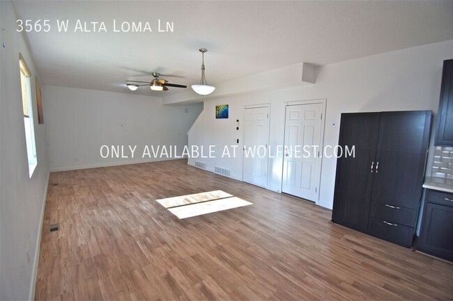 Building Photo - Spacious 4 Bed South Jordan Home!