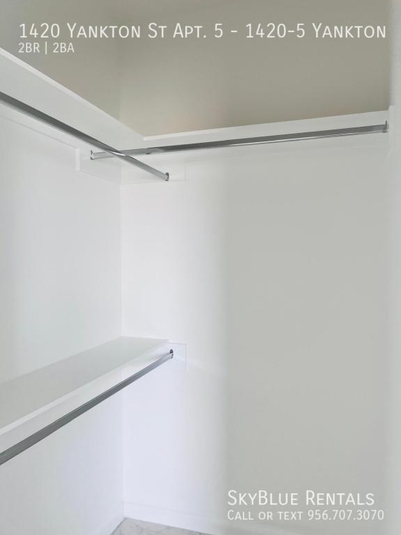 Building Photo - 1420 S Yankton St