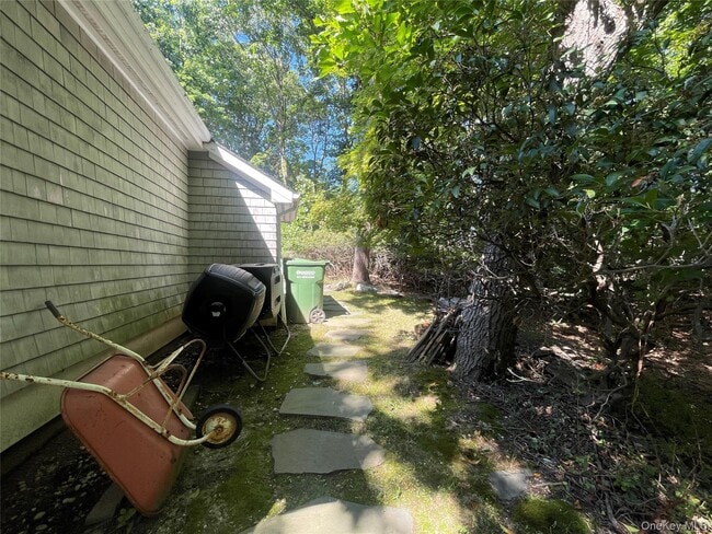 Building Photo - 106 Laurel Ln