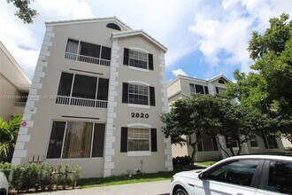 Building Photo - 2820 N Oakland Forest Dr