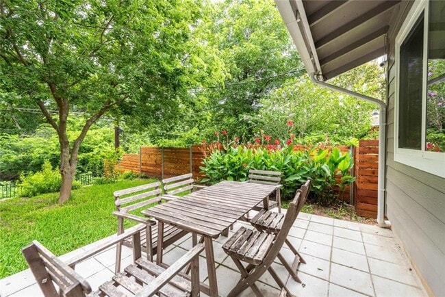 Building Photo - 3302 Catalina Dr