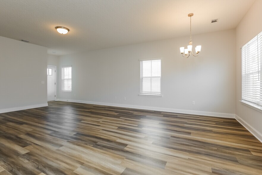 Building Photo - 118 Chaffseed Cir