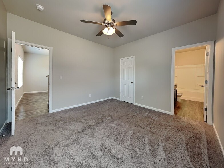 Building Photo - 799 The Heights Ln