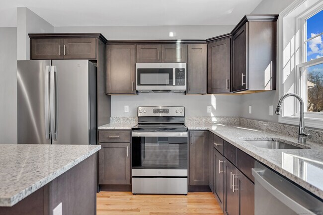 Building Photo - 88 Woodhouse Ave