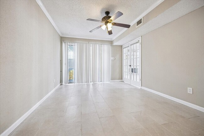 Building Photo - 11957 Bob White Dr