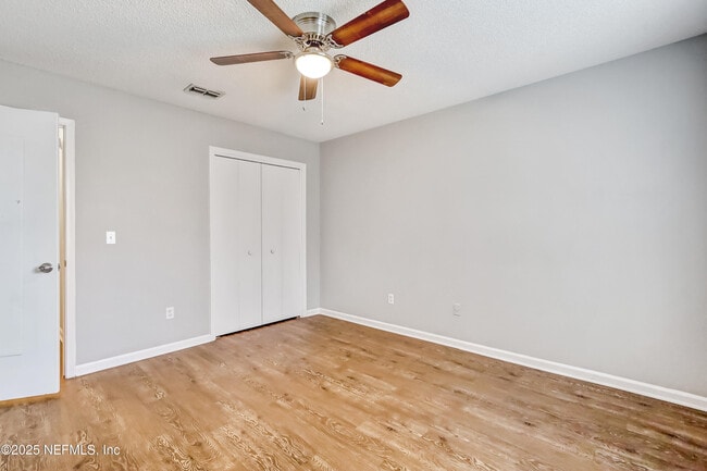Building Photo - 10460 Roxbury Ln